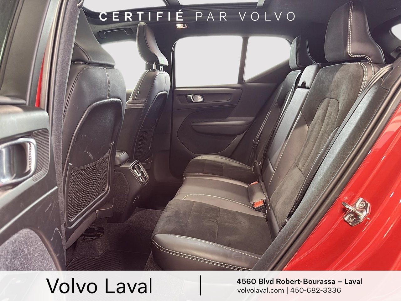 2022 Volvo XC40 - Image 10