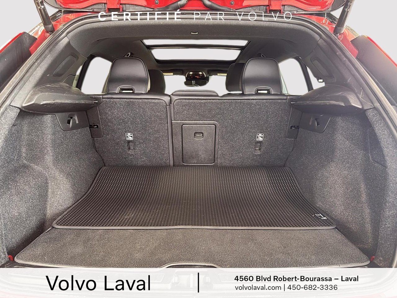 2022 Volvo XC40 - Image 21