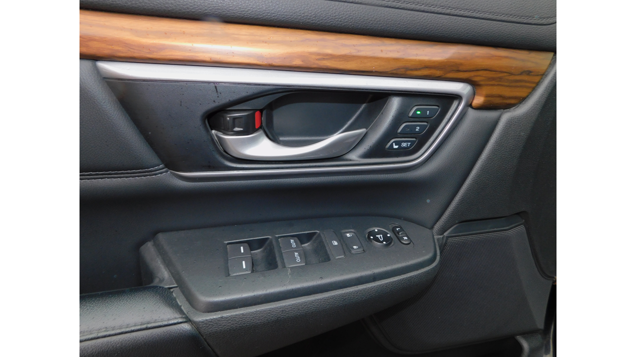 2017 Honda CR-V - Image 23