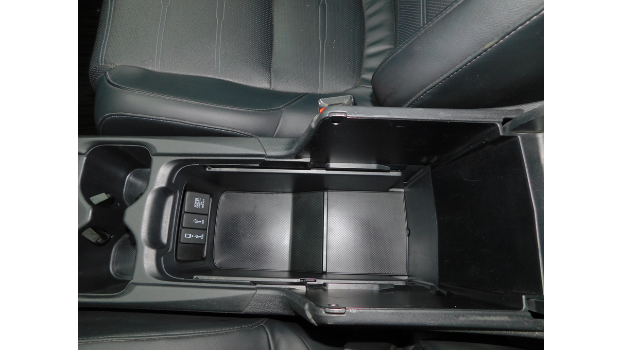 2017 Honda CR-V - Image 36