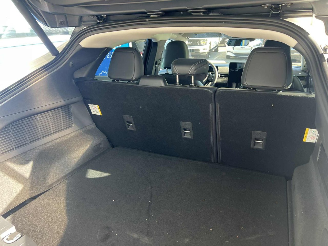 2025 Ford Mustang Mach-E - Image 9