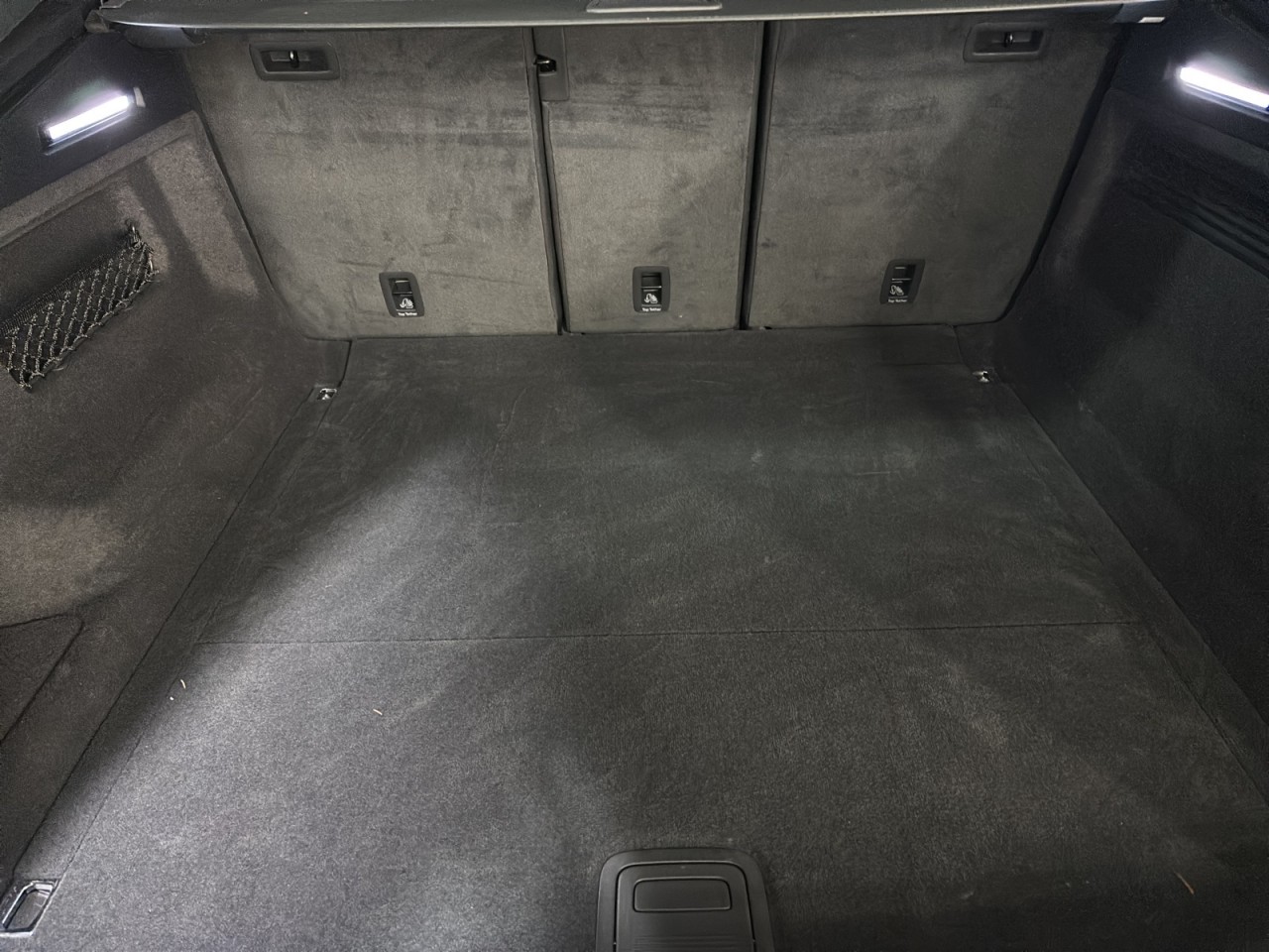 2025 Audi RS Q8 - Image 10