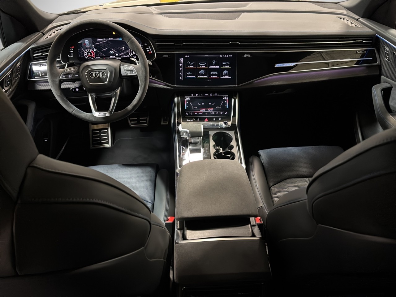 2025 Audi RS Q8 - Image 12