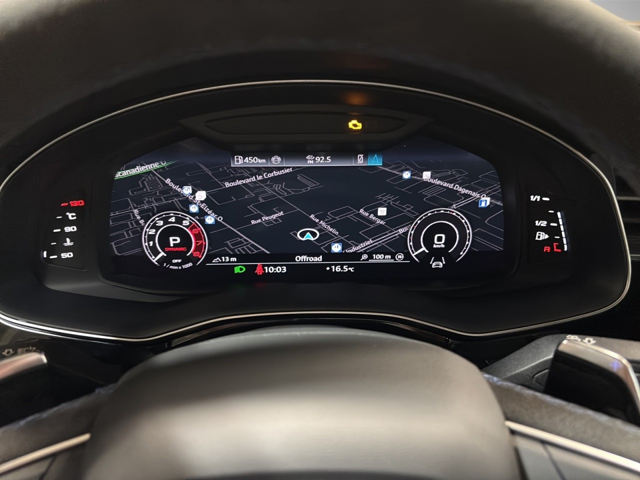 2025 Audi RS Q8 - Image 13