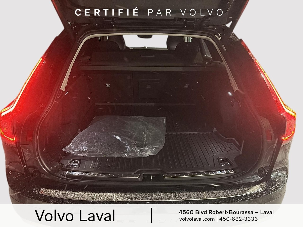 2022 Volvo V90 Cross Country - Image 23