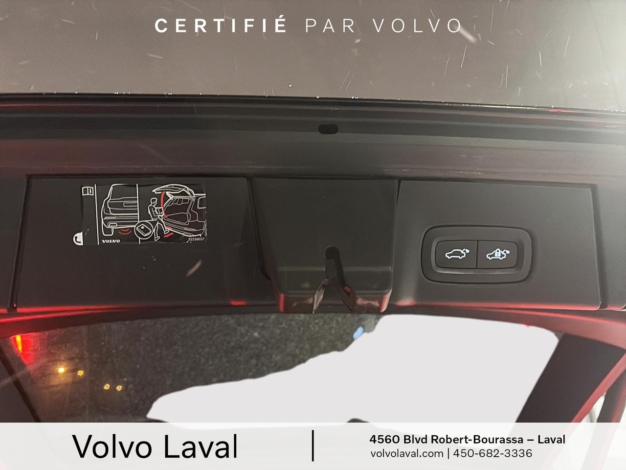 2022 Volvo V90 Cross Country - Image 24