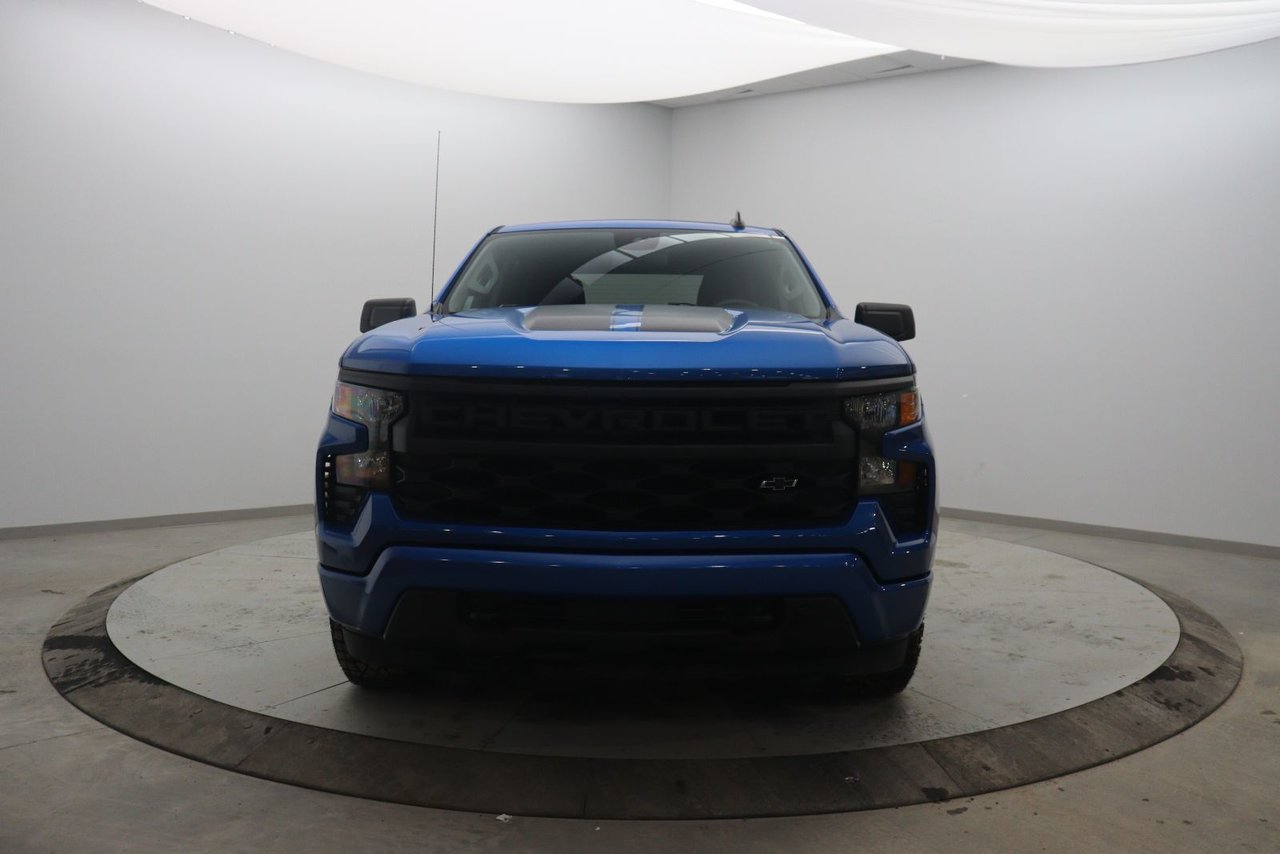2023 Chevrolet Silverado 1500 - Image 3