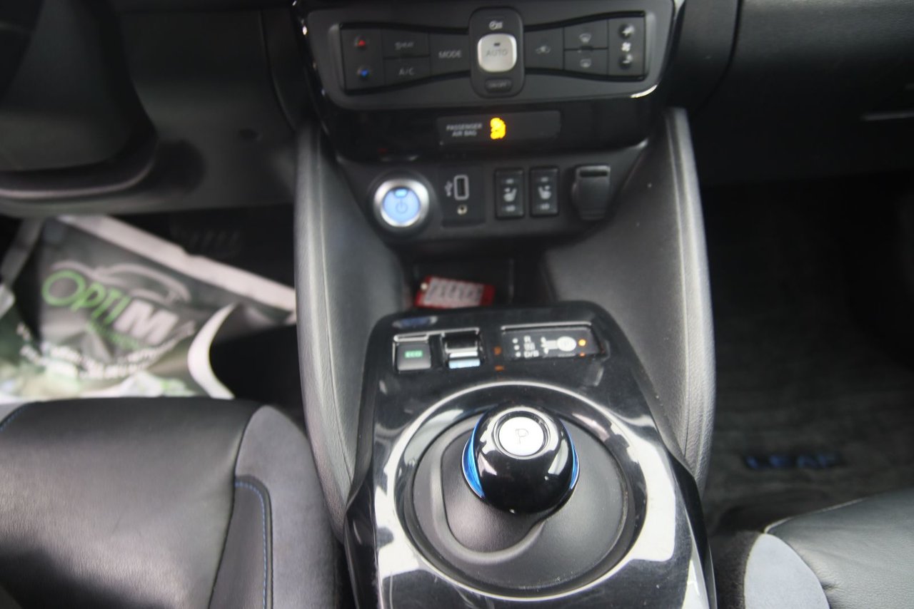 2019 Nissan LEAF - Image 13