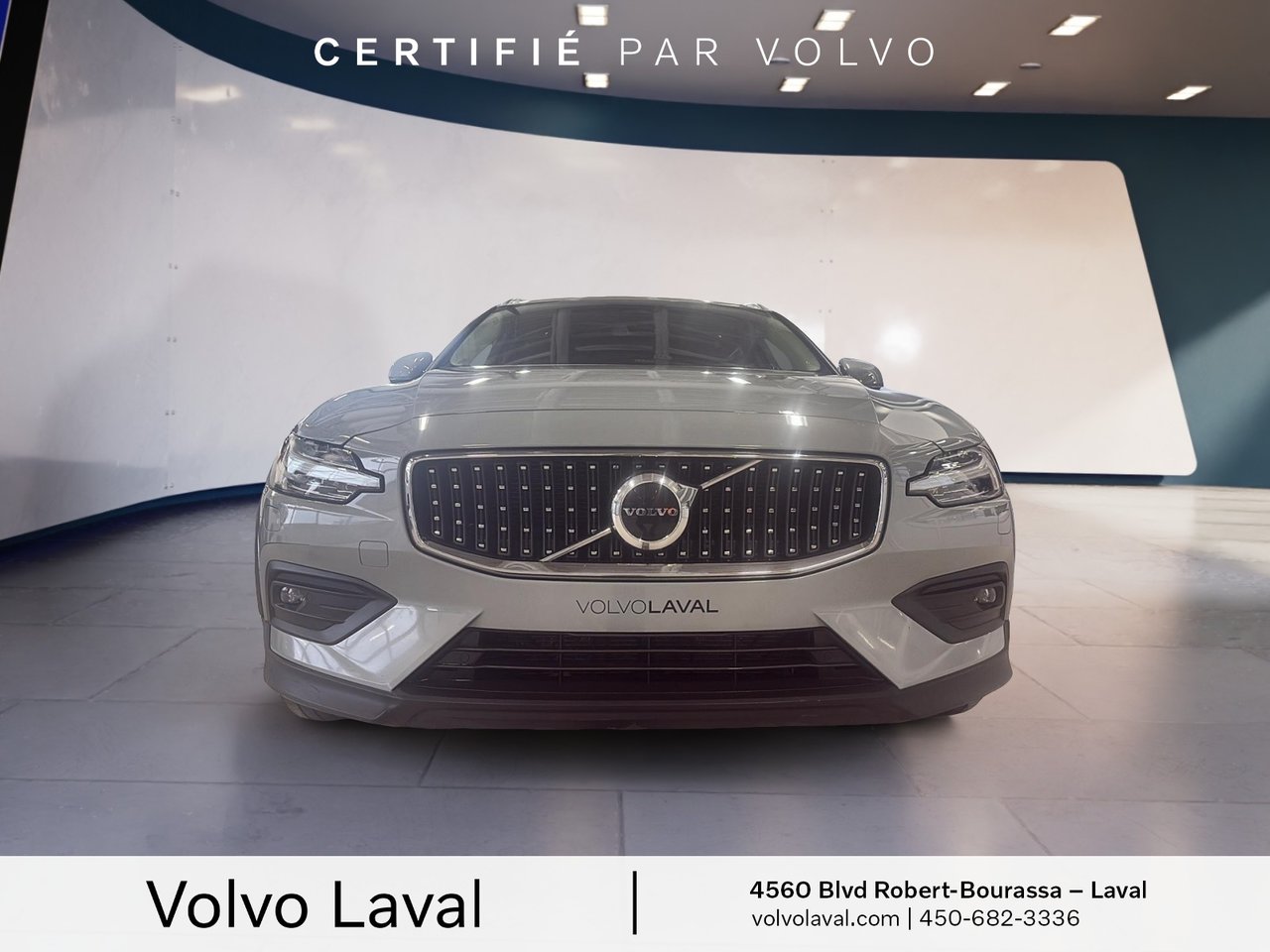 2024 Volvo V60 Cross Country - Image 2