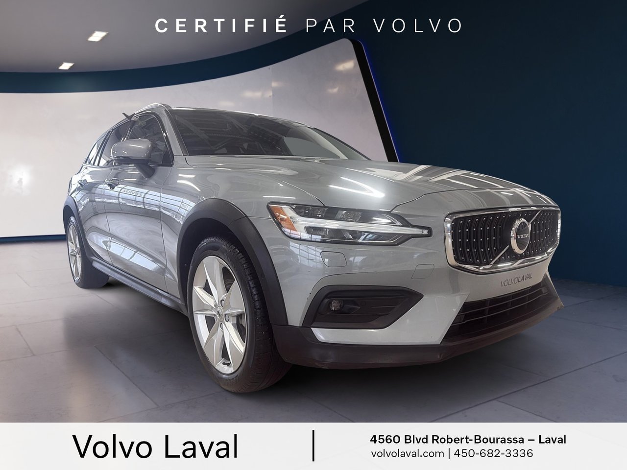2024 Volvo V60 Cross Country - Image 3