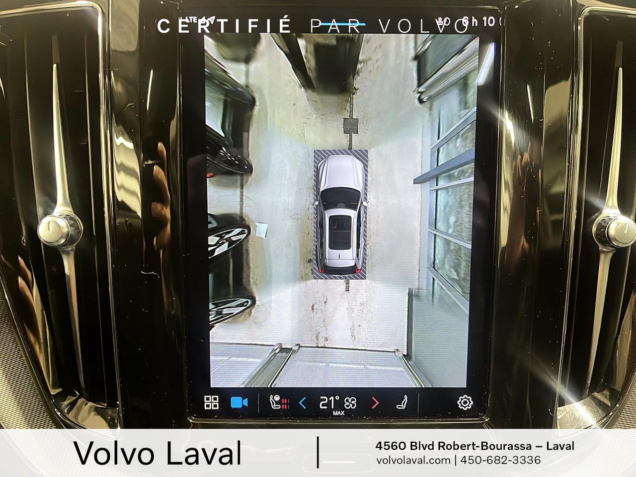 2022 Volvo XC60 - Image 16