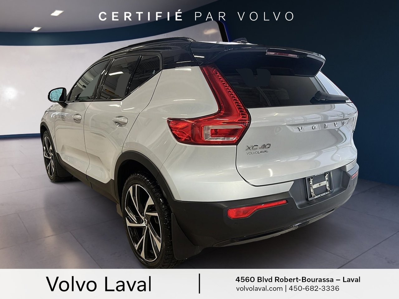 2022 Volvo XC40 - Image 5