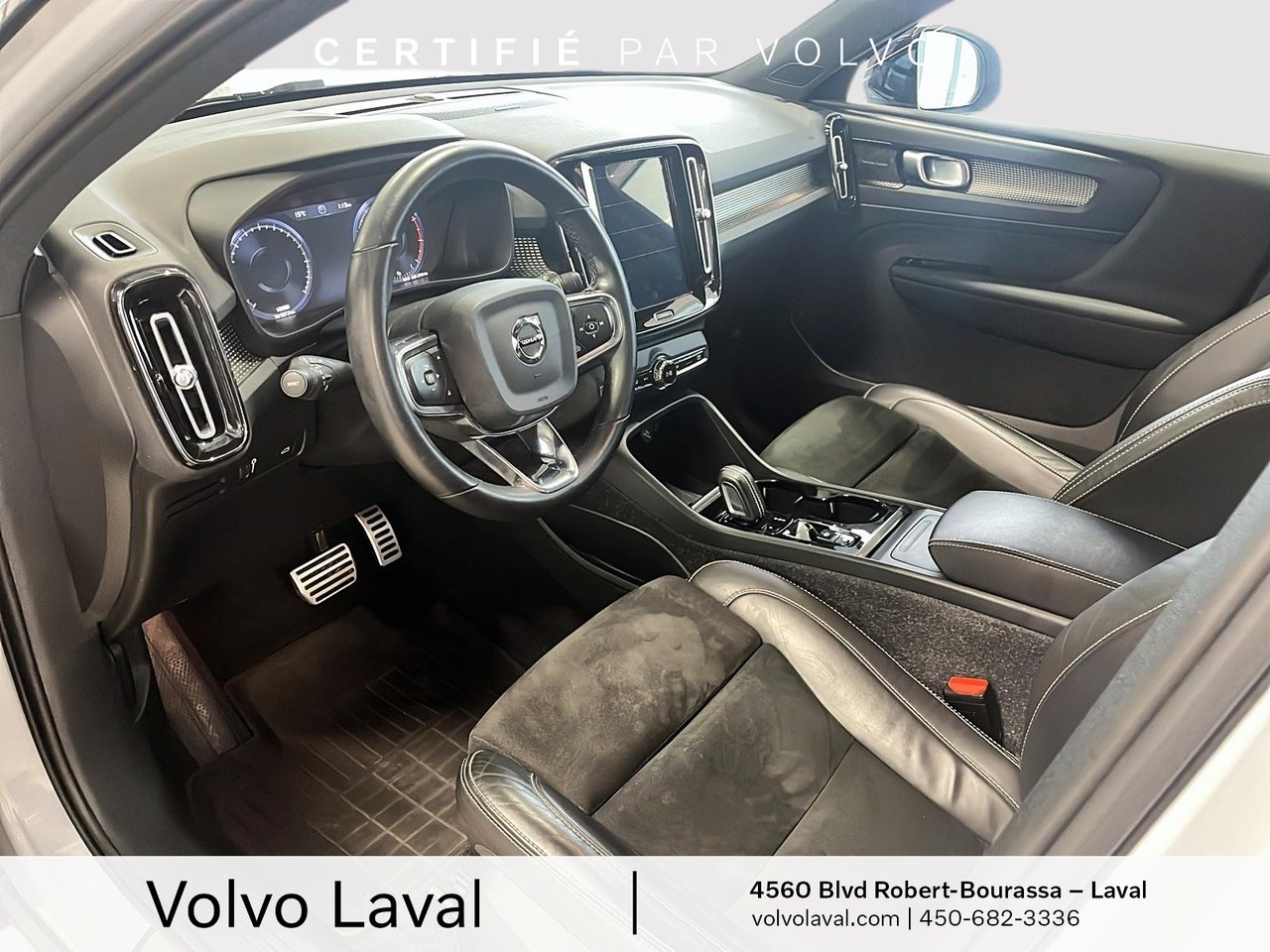 2022 Volvo XC40 - Image 7