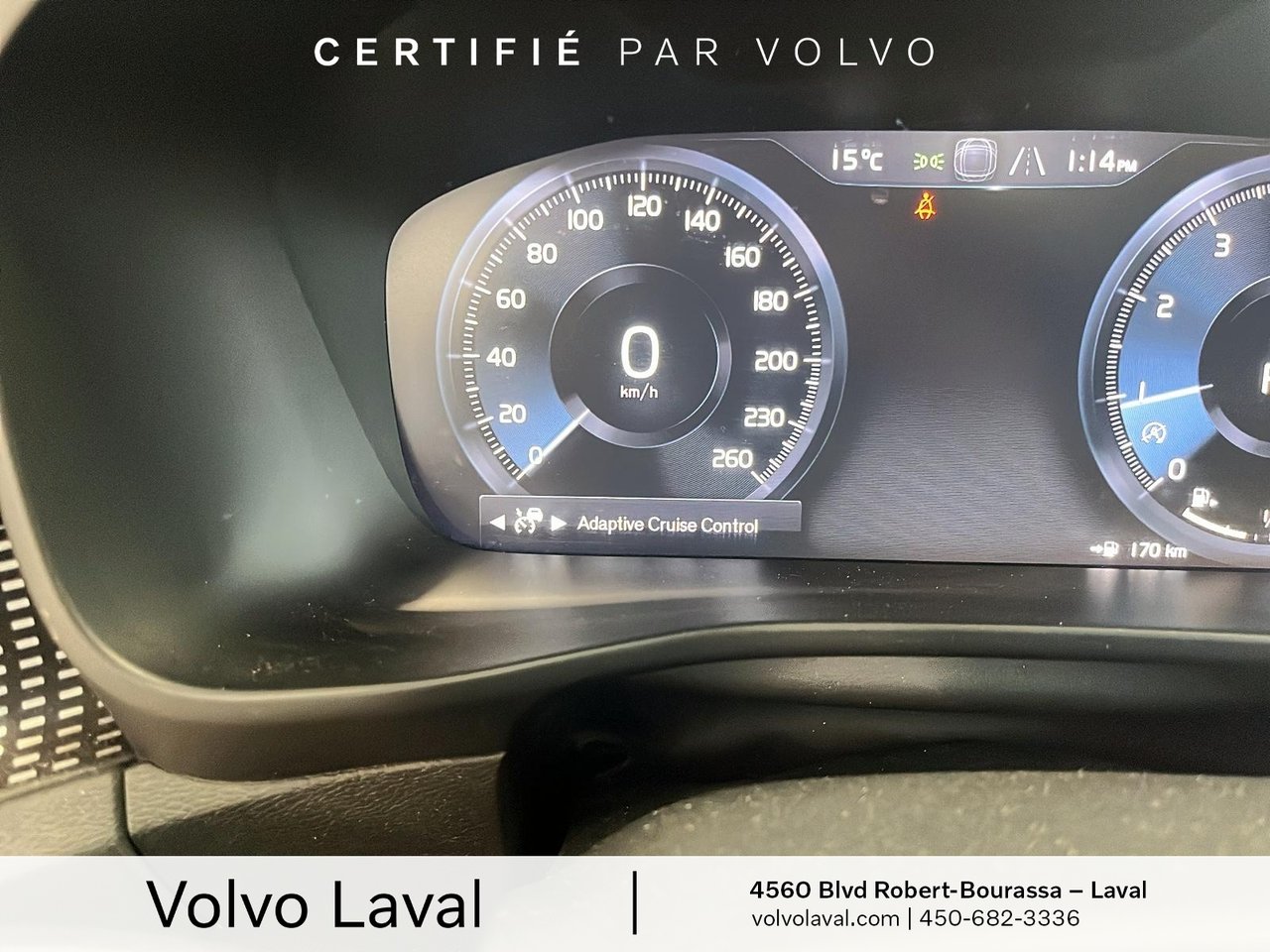 2022 Volvo XC40 - Image 11