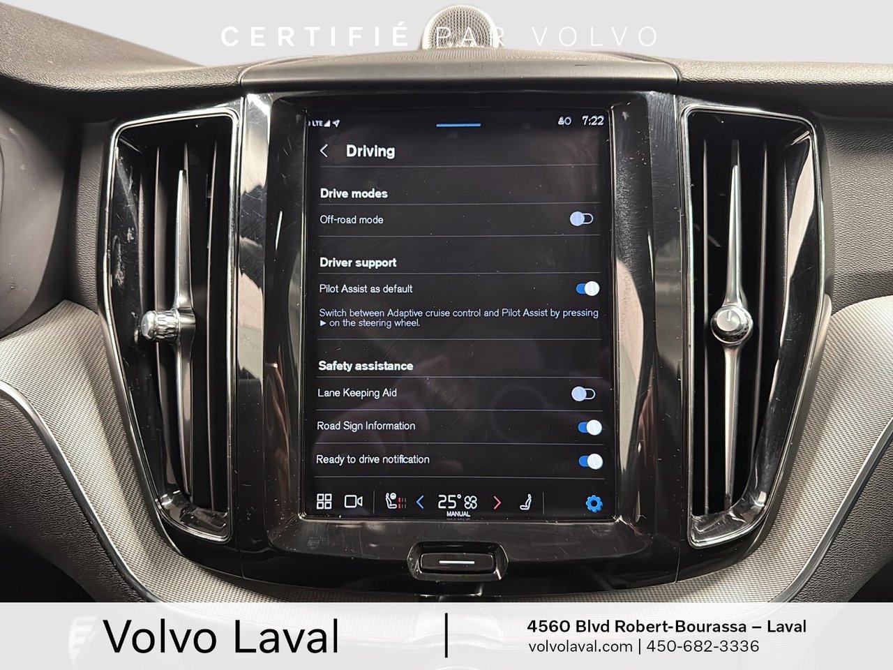 2022 Volvo XC60 - Image 18