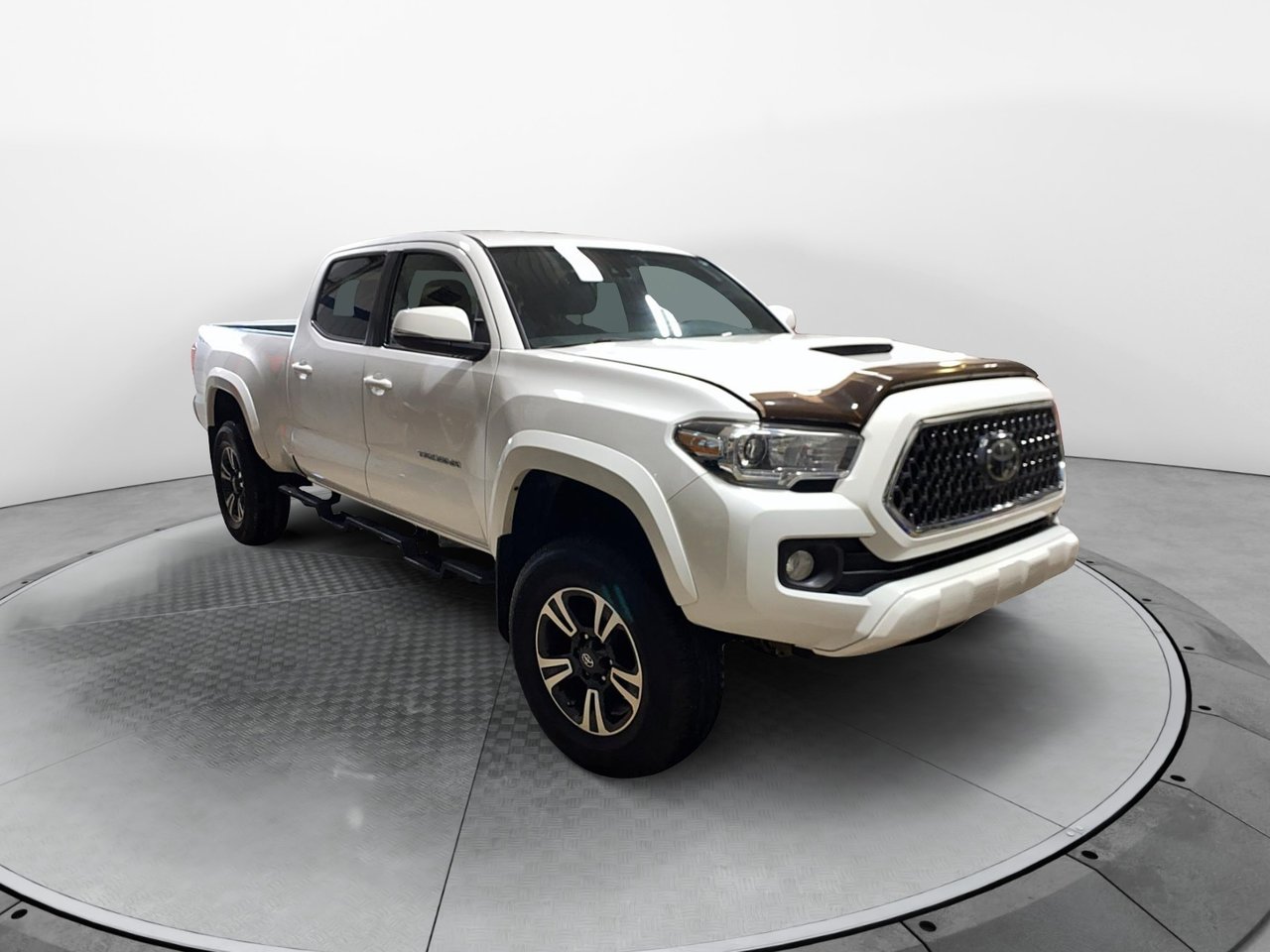 2018 Toyota Tacoma - Image 7