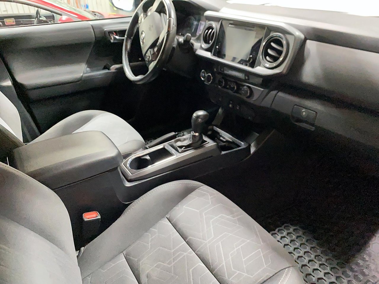 2018 Toyota Tacoma - Image 15