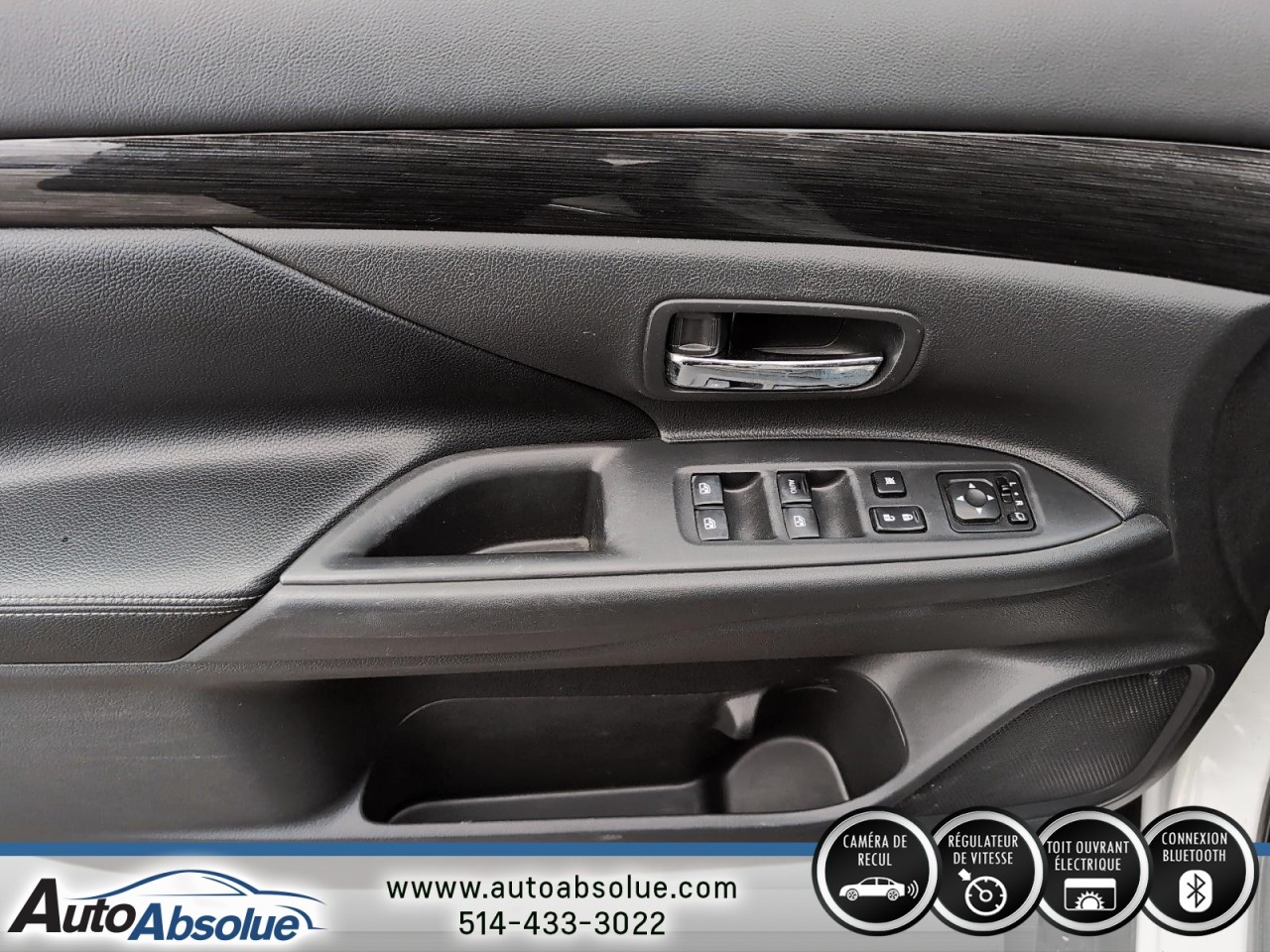 2016 Mitsubishi Outlander - Image 11