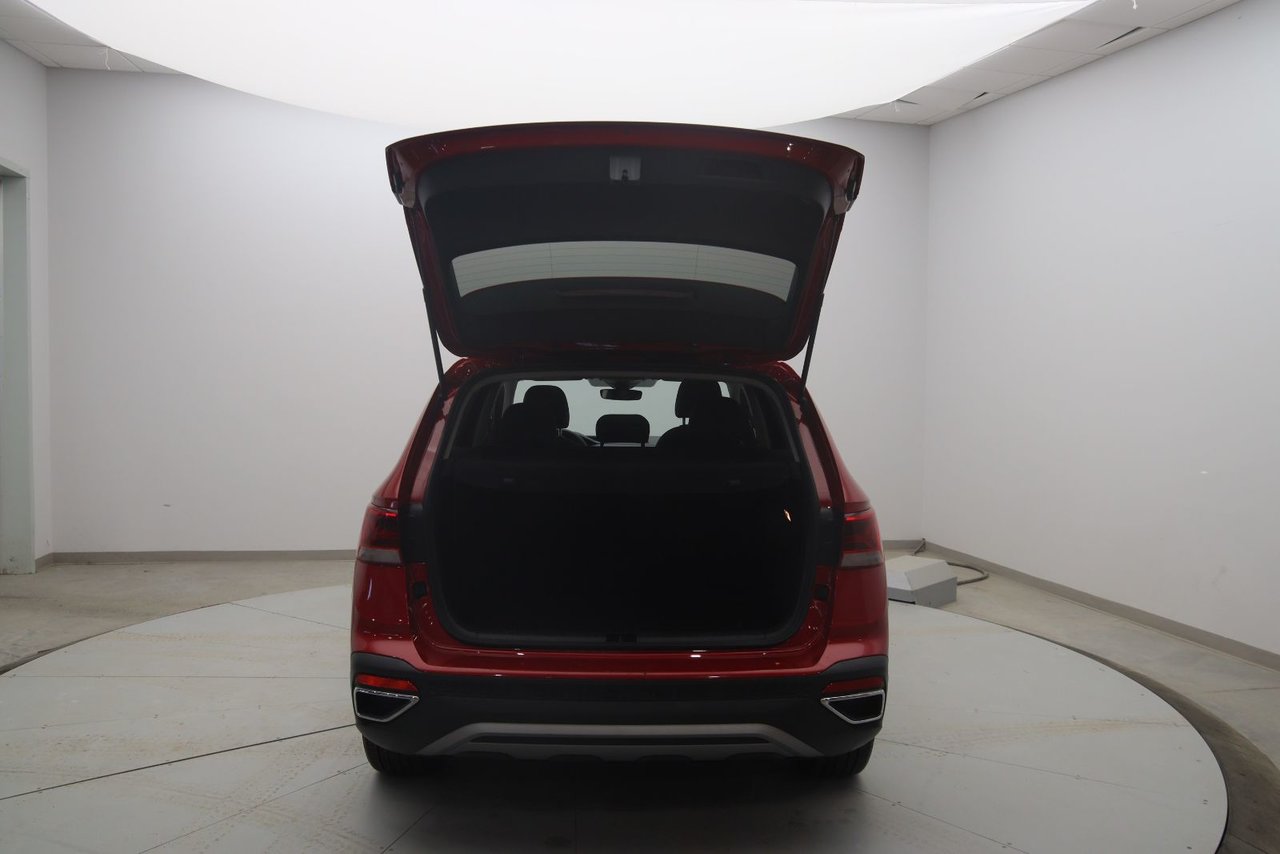 2023 Volkswagen Taos - Image 18