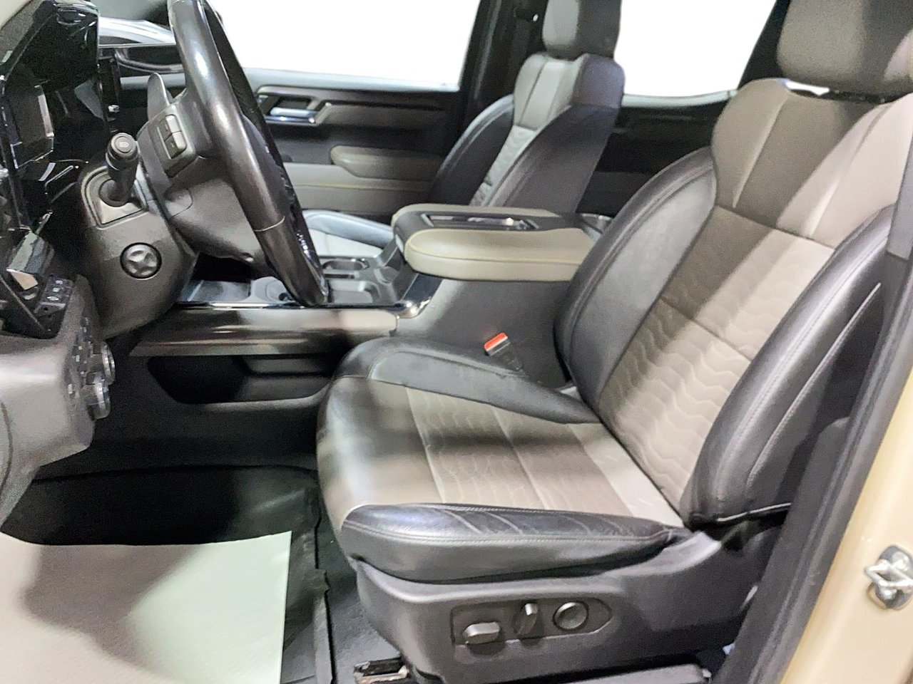 2022 Chevrolet Silverado 1500 - Image 15