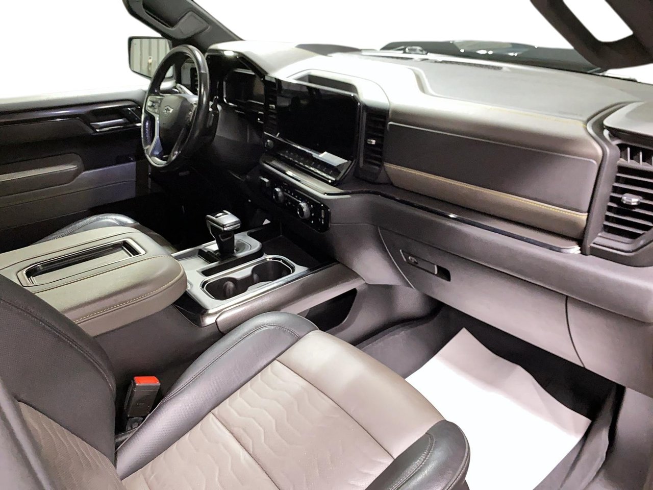 2022 Chevrolet Silverado 1500 - Image 22