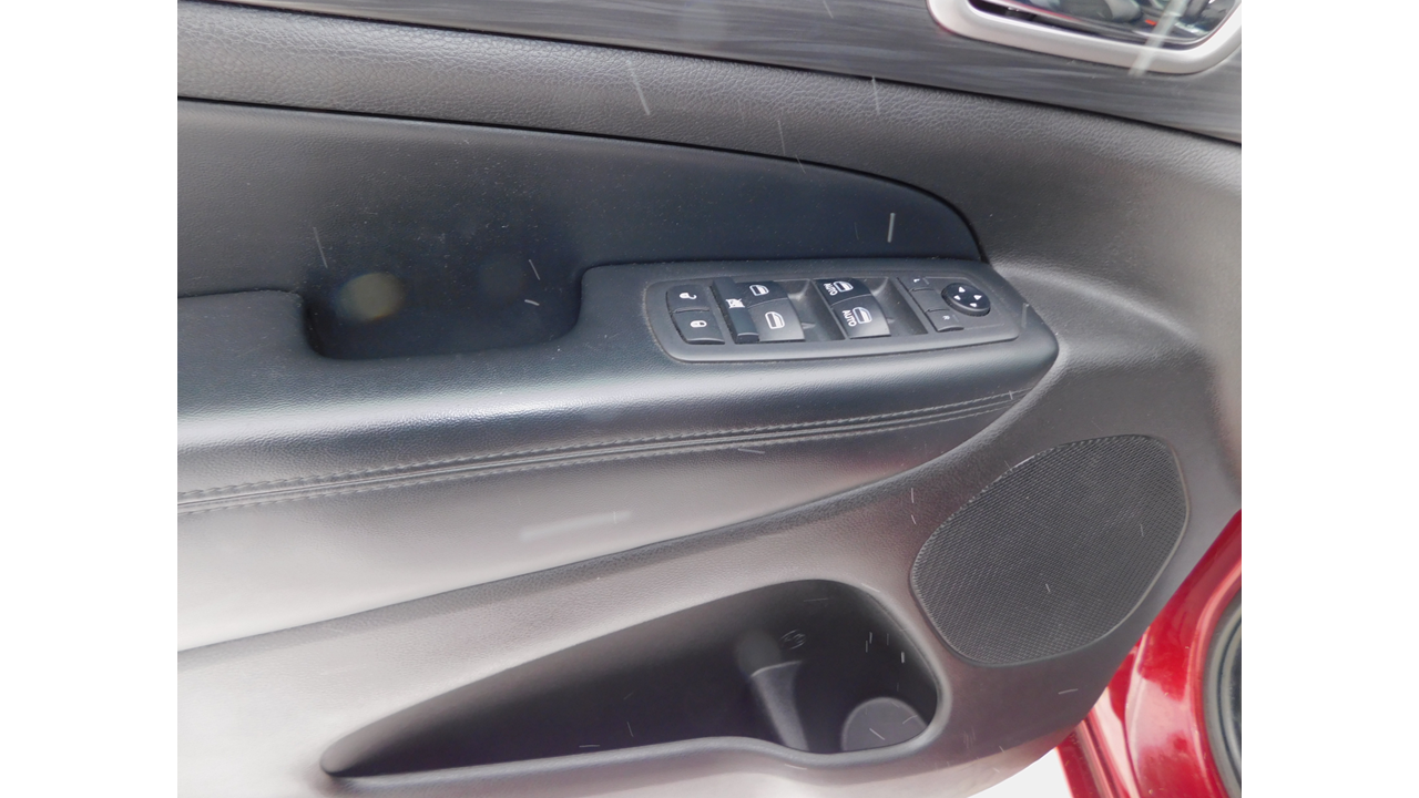 2019 Jeep Grand Cherokee - Image 15