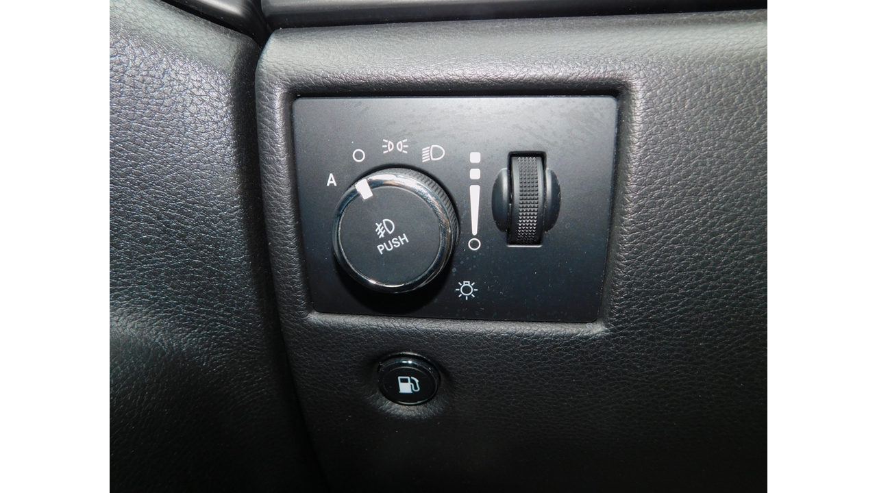 2019 Jeep Grand Cherokee - Image 17