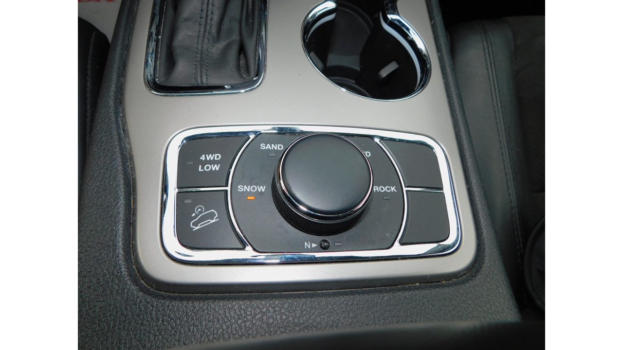 2019 Jeep Grand Cherokee - Image 29