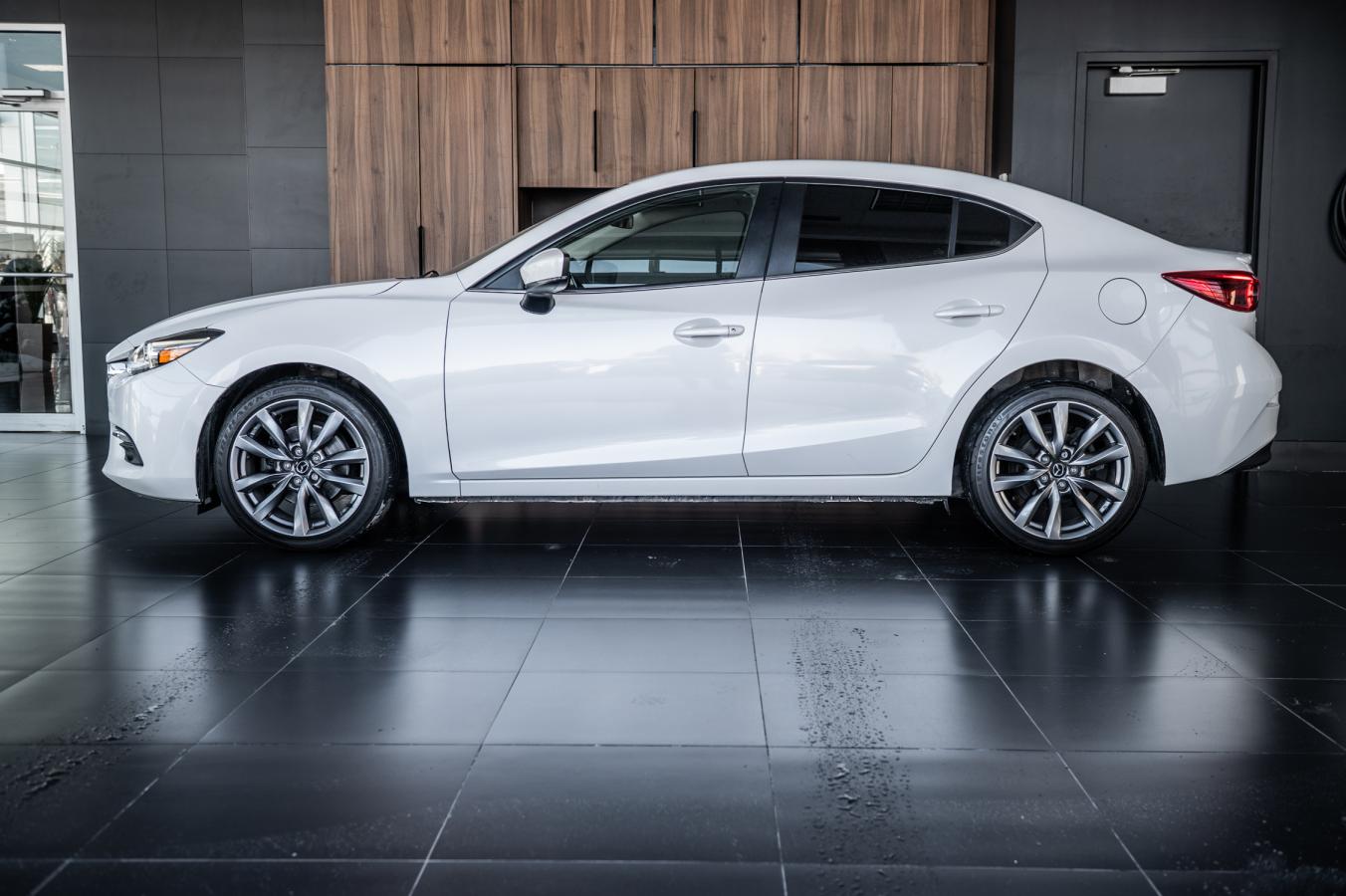 2018 Mazda Mazda3 - Image 6