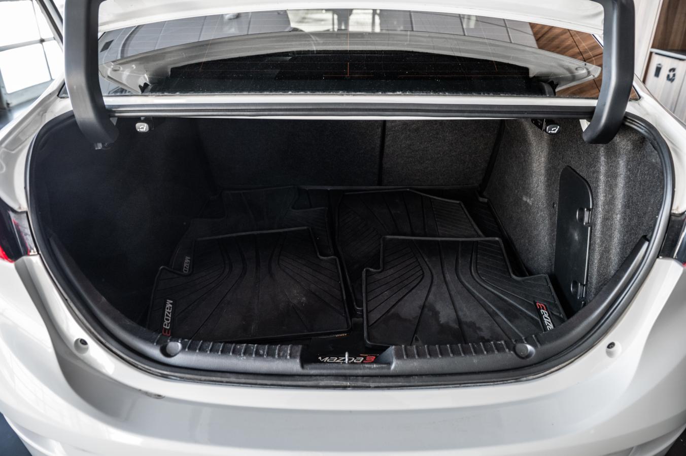 2018 Mazda Mazda3 - Image 11