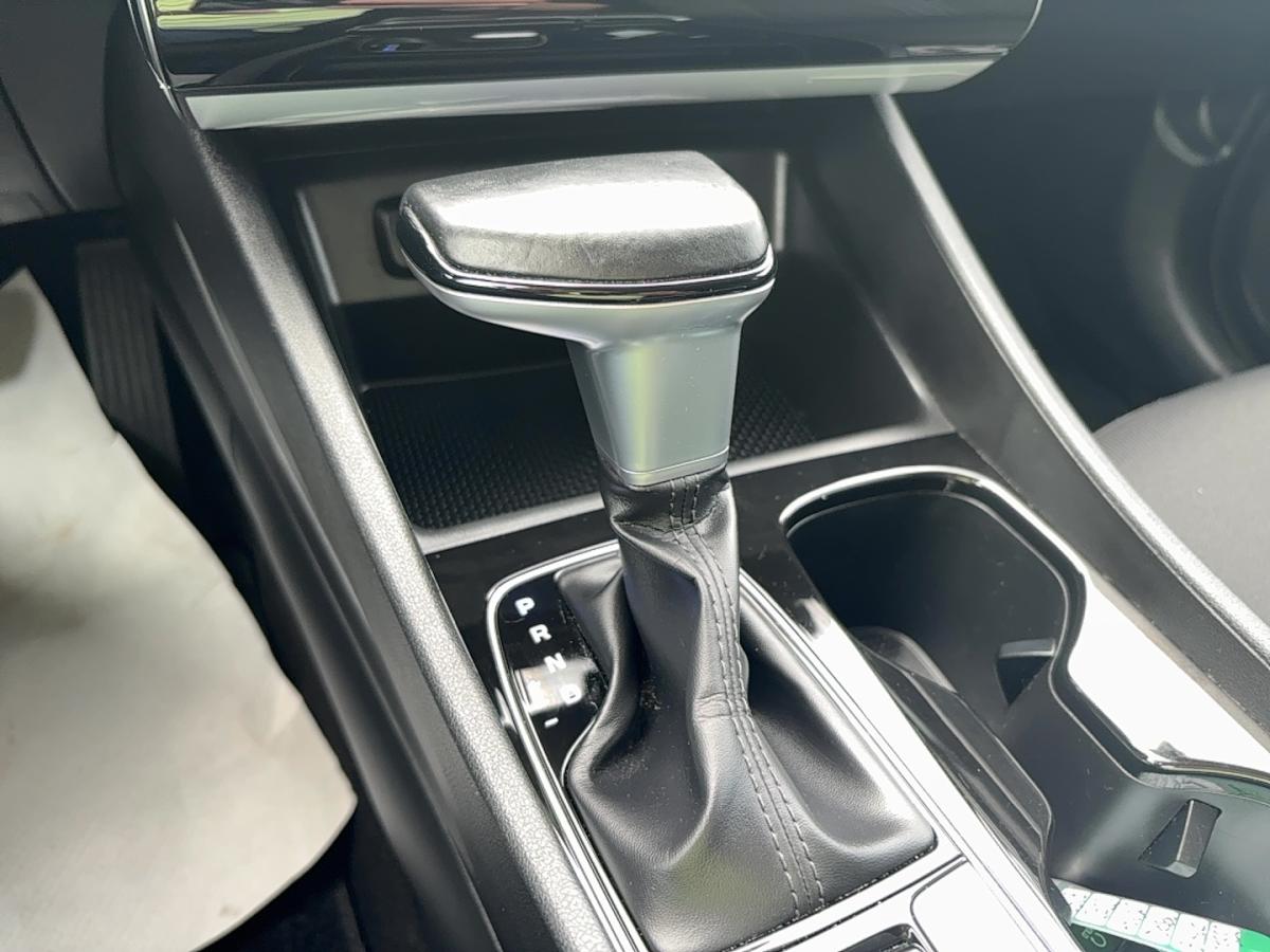 2022 Hyundai Tucson - Image 16