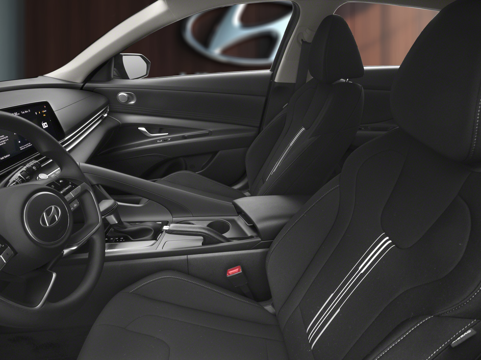 2025 Hyundai Elantra - Image 5