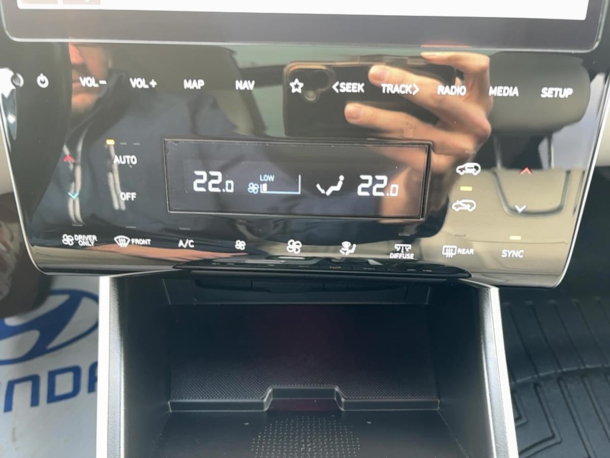 2023 Hyundai Tucson - Image 13