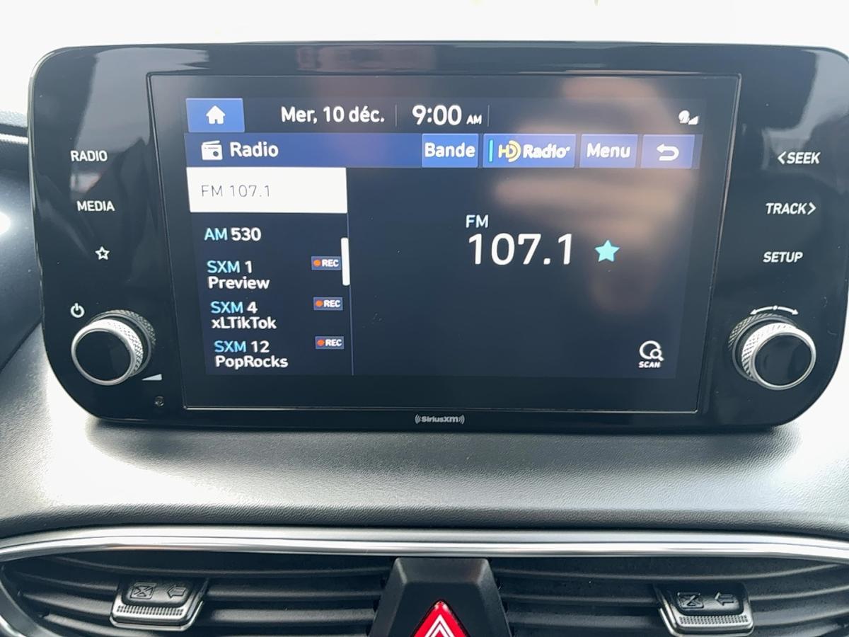 2022 Hyundai Santa Fe - Image 11