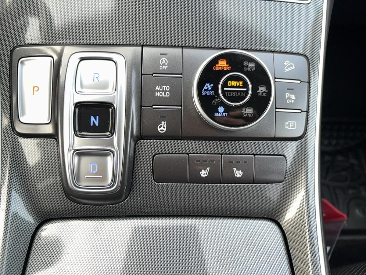 2022 Hyundai Santa Fe - Image 13