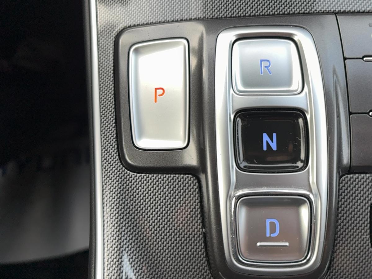 2022 Hyundai Santa Fe - Image 15