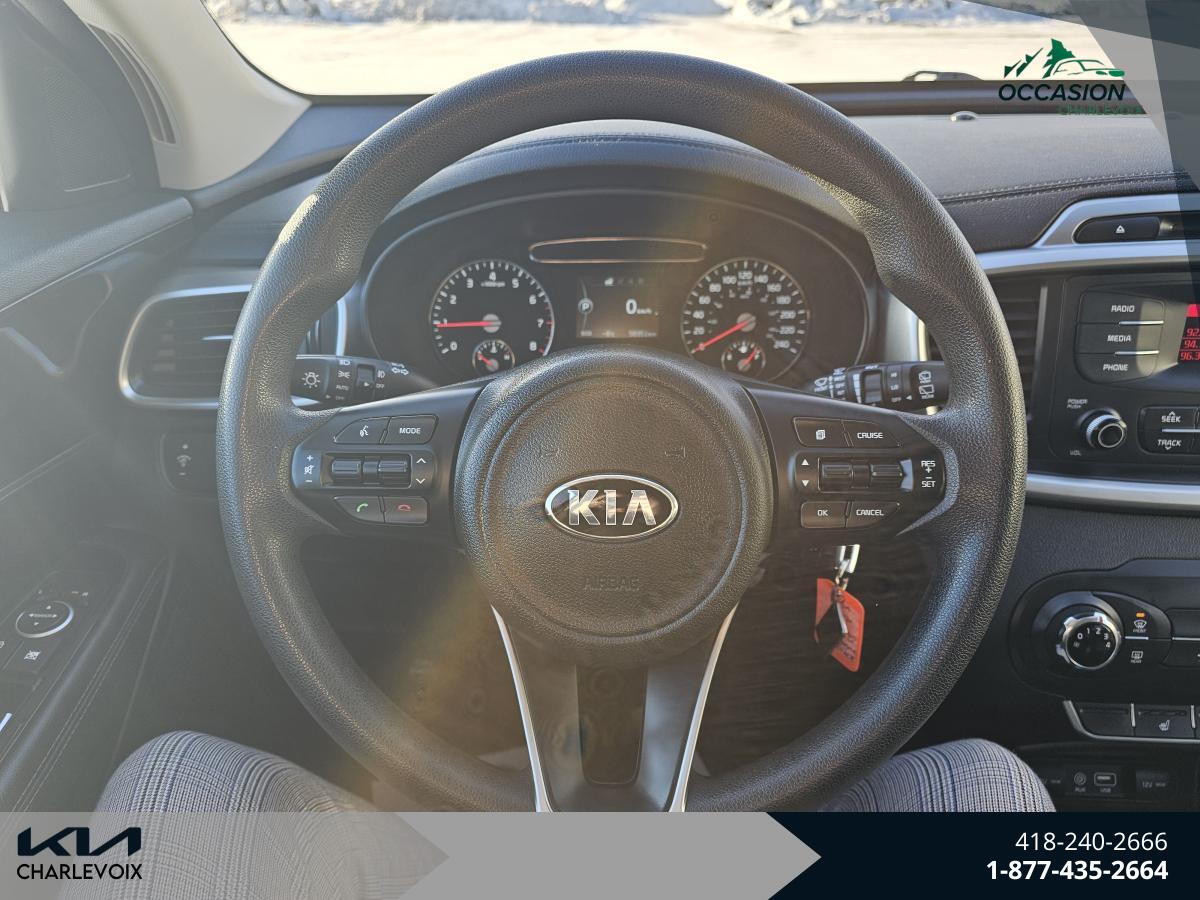 2016 Kia Sorento - Image 11