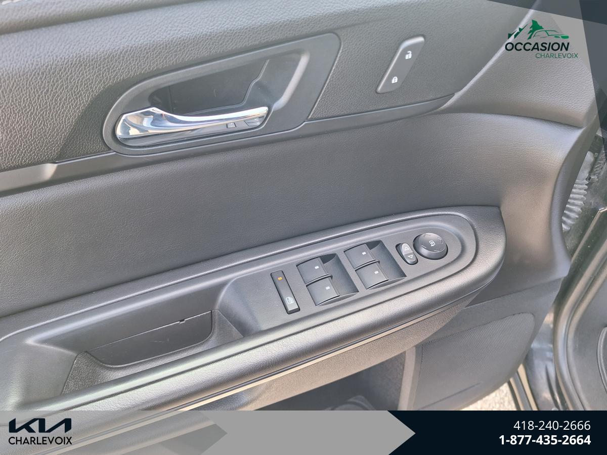 2017 Chevrolet Traverse - Image 12