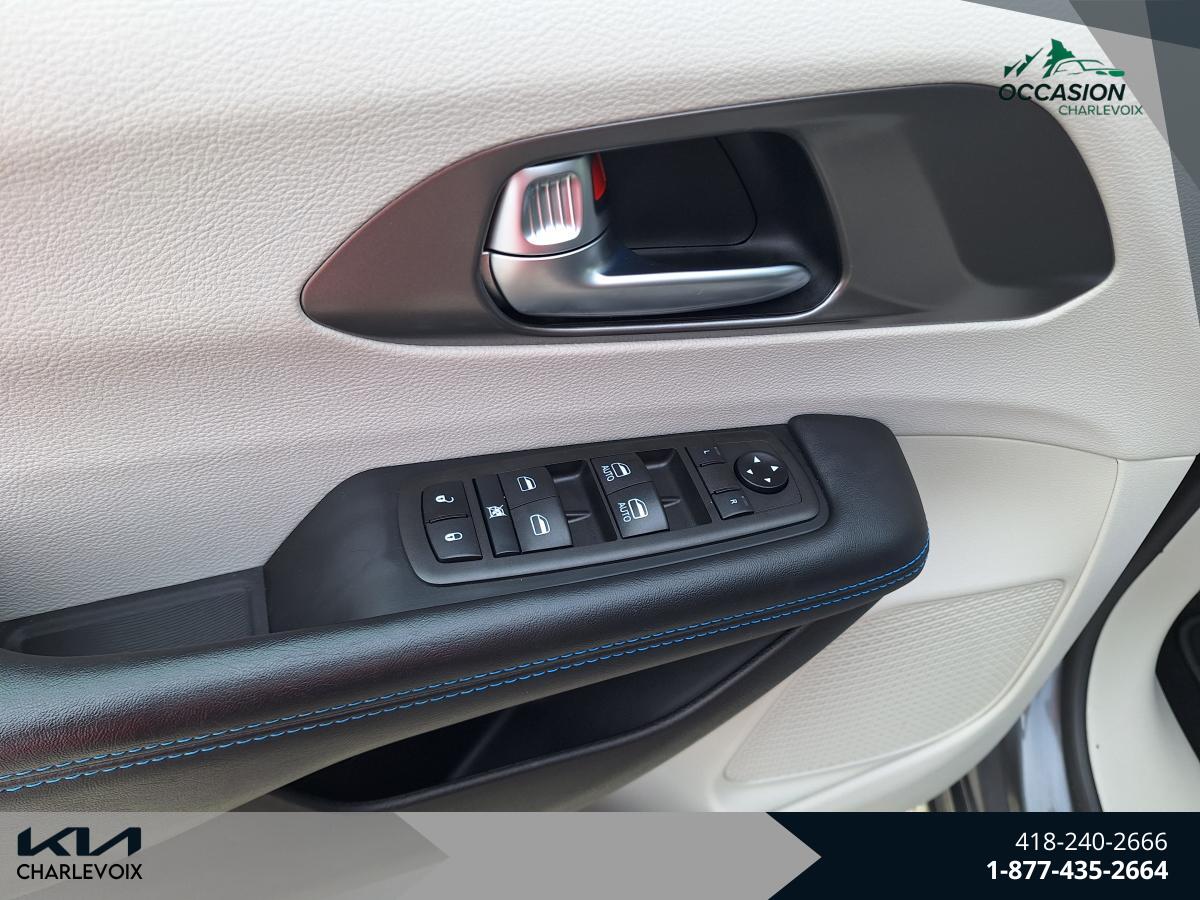 2021 Chrysler Pacifica Plug-In Hybrid - Image 10