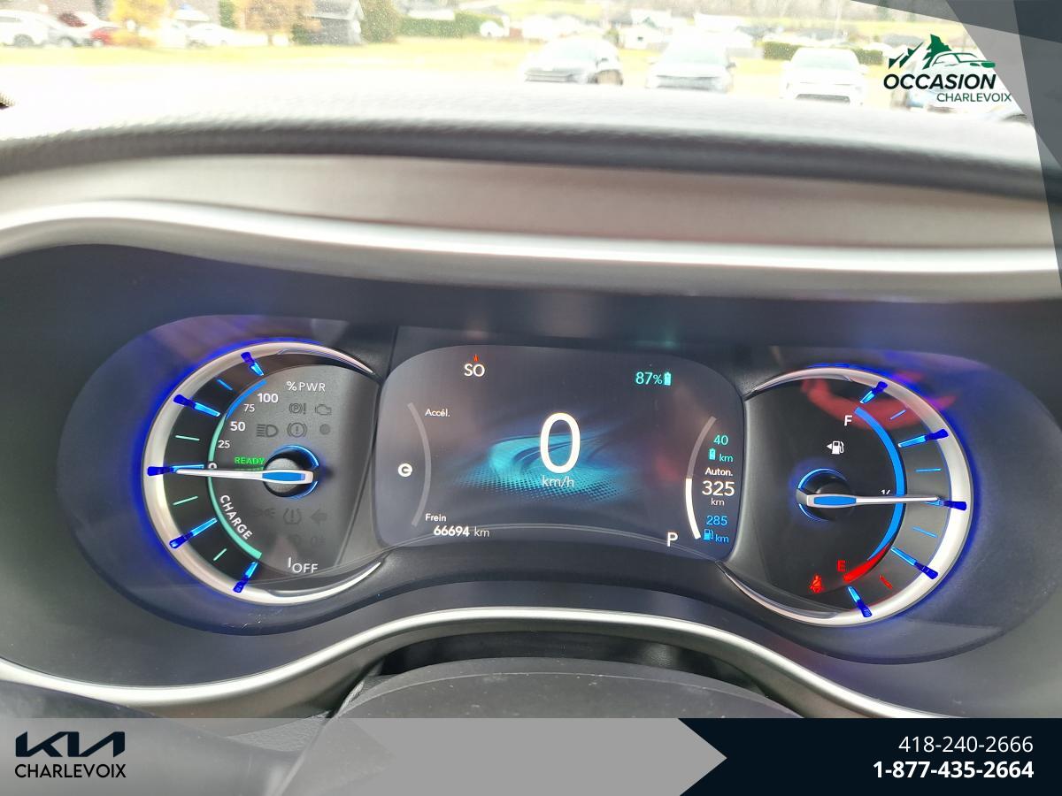 2021 Chrysler Pacifica Plug-In Hybrid - Image 13