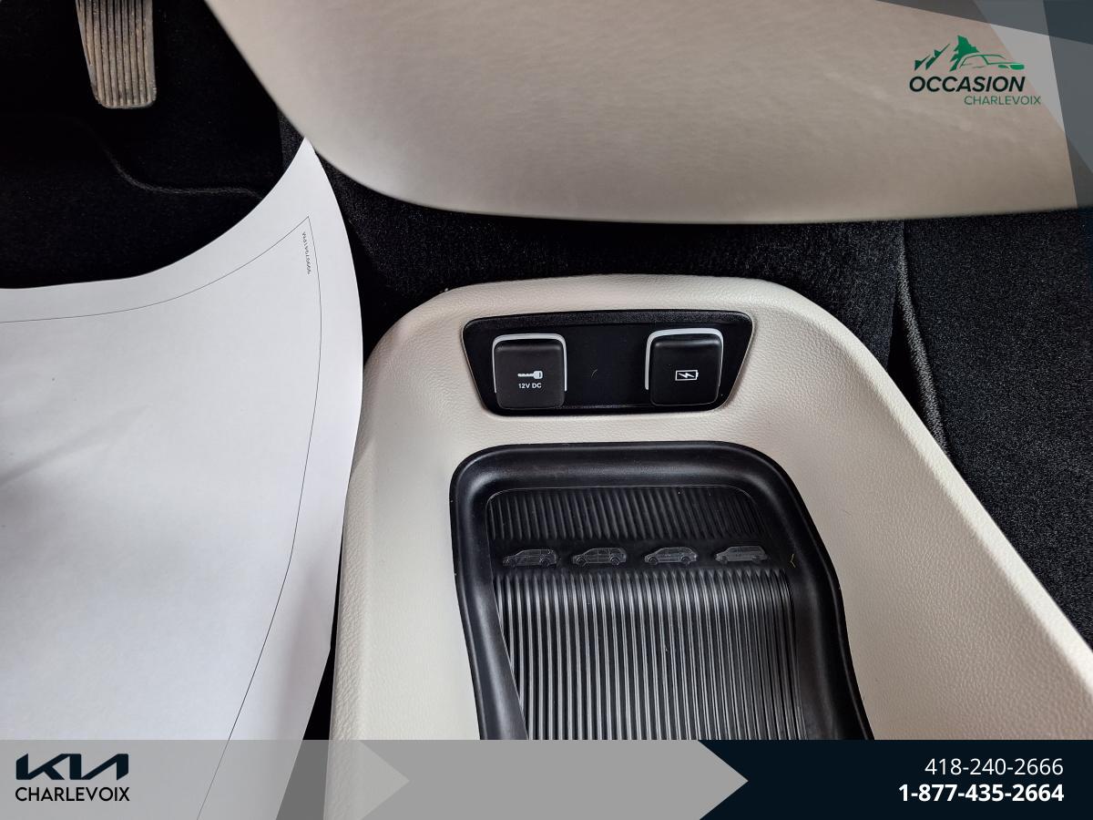 2021 Chrysler Pacifica Plug-In Hybrid - Image 18