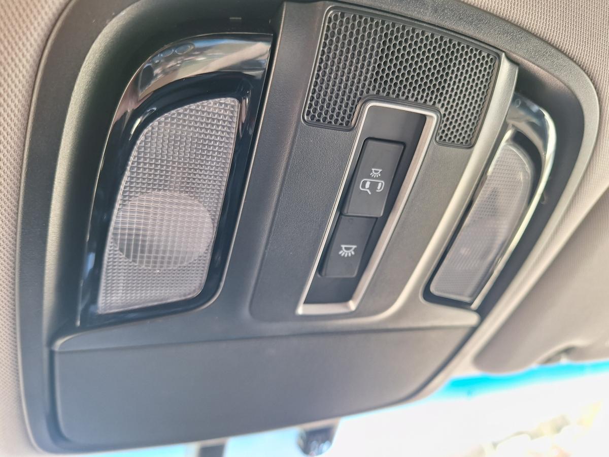 2019 Kia Sorento - Image 22