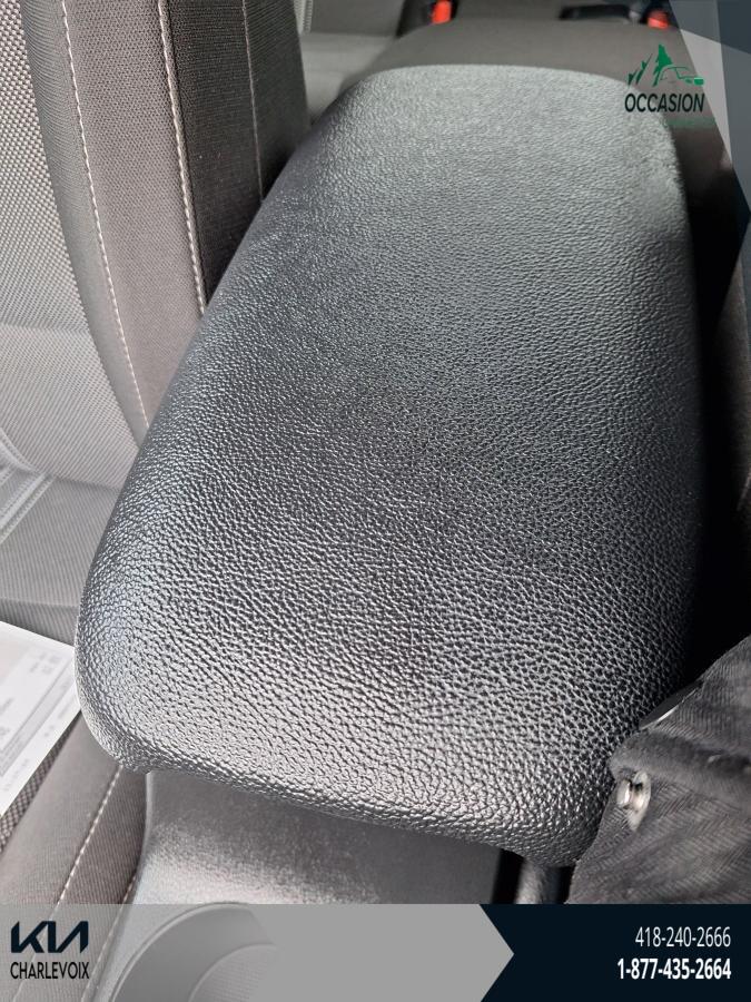 2023 Kia Forte - Image 19