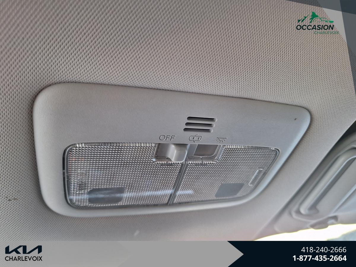 2018 Toyota Corolla - Image 19