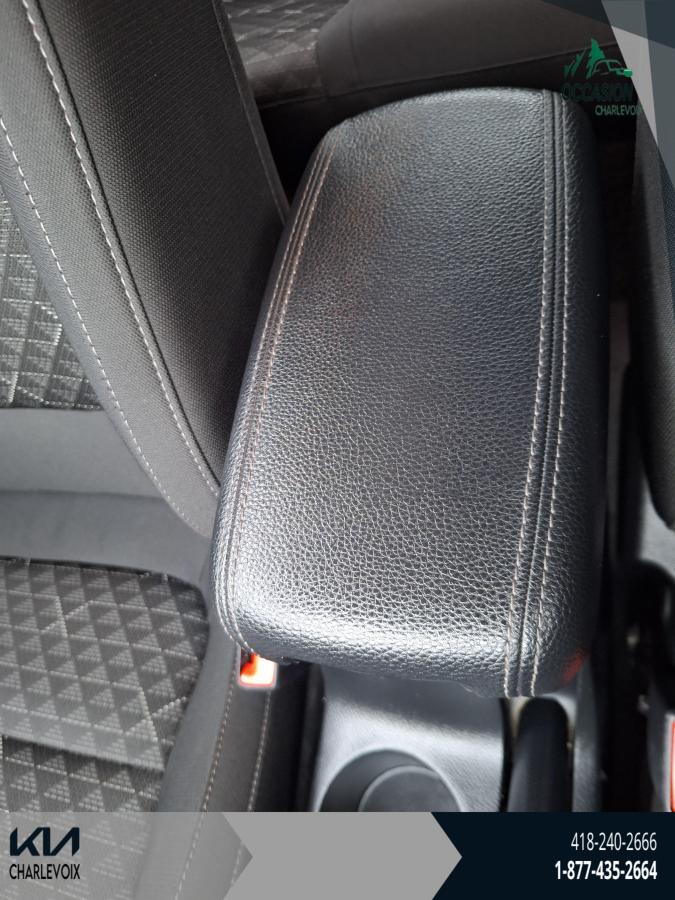 2023 Kia Rio5 - Image 19