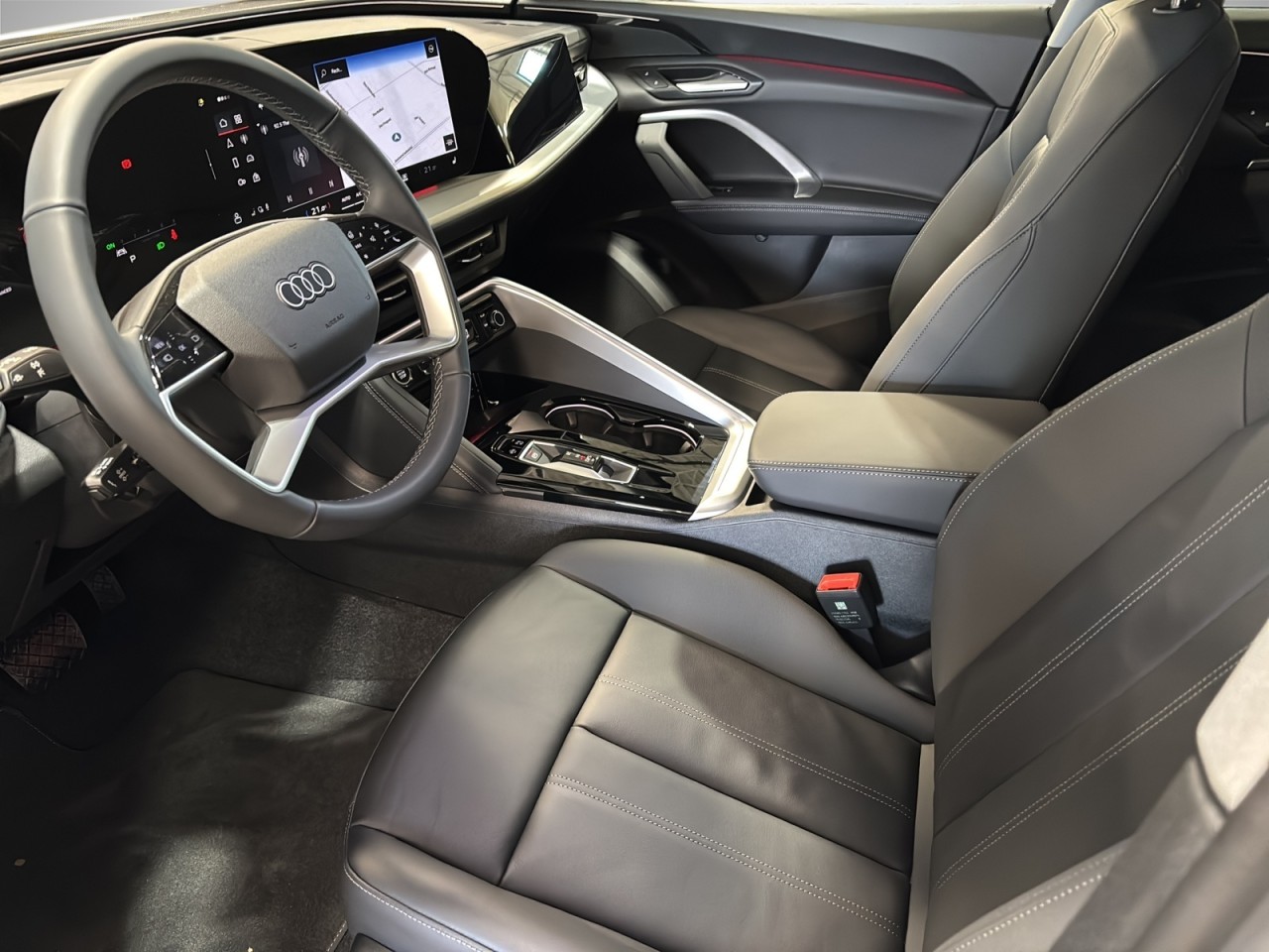 2025 Audi Q5 - Image 8