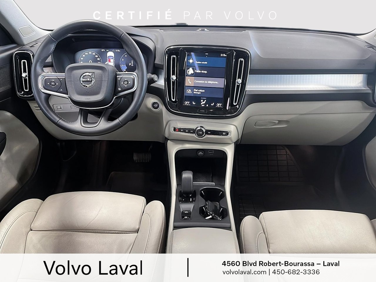 2022 Volvo XC40 - Image 10