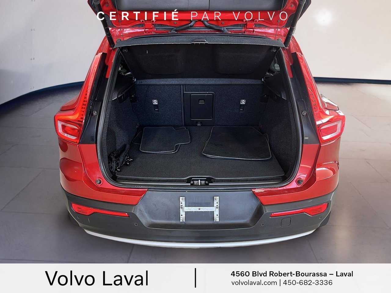 2022 Volvo XC40 - Image 19