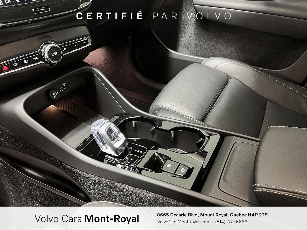 2025 Volvo XC40 - Image 13