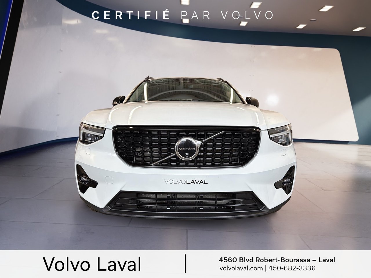 2024 Volvo XC40 - Image 2